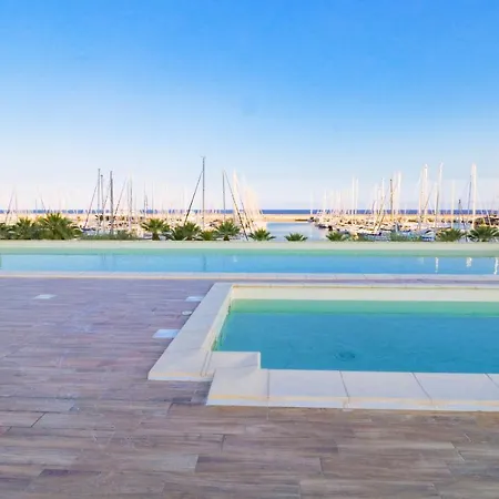 H11 Luxury 8a - Porto - Piscina - Jacuzzi Santo Stefano al Mare