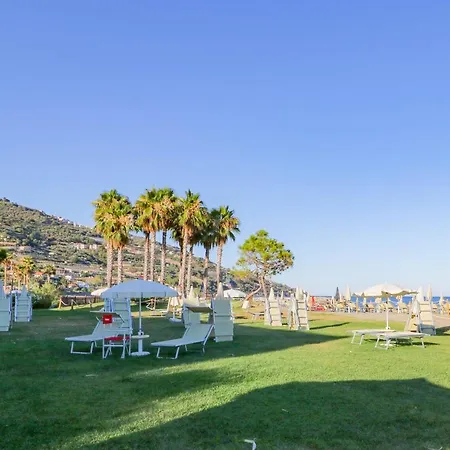 H11 Luxury 8a - Porto - Piscina - Jacuzzi * Santo Stefano al Mare